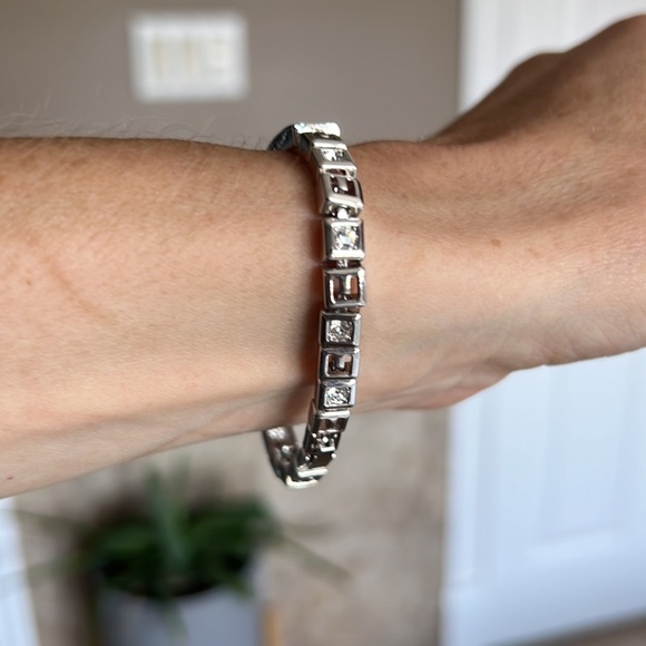 Cross bracelet - Picture 2 of 5